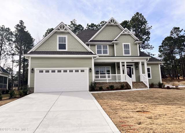 Property at 517 Pommel Ln, Southern Pines, NC 28387, 4 beds, 3 baths