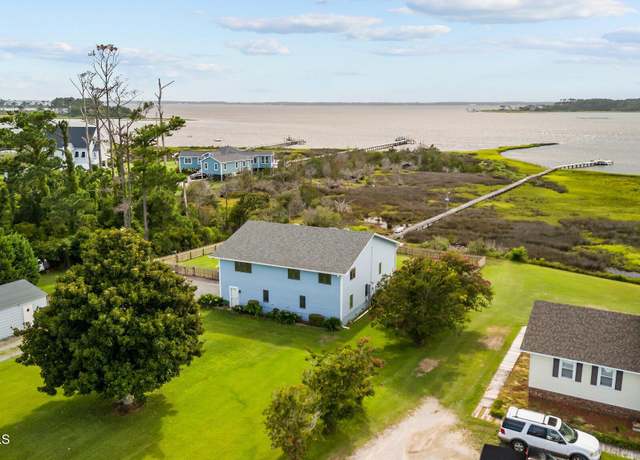 Property at 221 Lawrence Rd, Beaufort, NC 28516, 3 beds, 3 baths