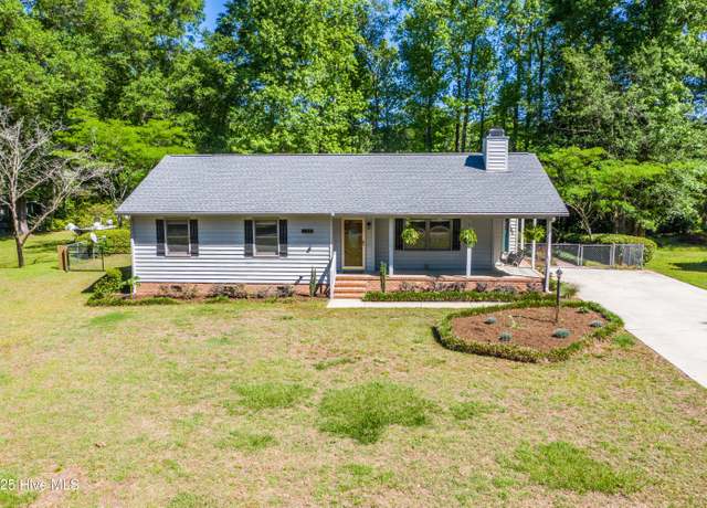 Property at 136 Brookgreen Rd, Castle Hayne, NC 28429, 3 beds, 2 baths