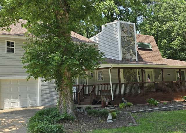 Property at 900 River Hill Dr, Greenville, NC 27858, 3 beds, 2.5 baths