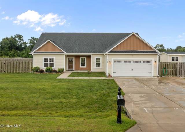 Property at 500 Perth Ct, Hubert, NC 28539, 3 beds, 2 baths