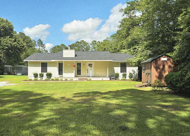 Property at 735 Highway 172, Hubert, NC 28539, 3 beds, 2 baths