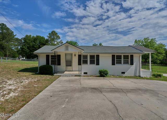 Property at 110 Texanna Ln, Raeford, NC 28376, 1 bath