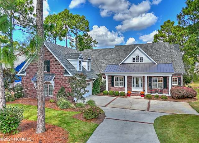 Property at 3740 Selwyn Cir, Southport, NC 28461, 4 beds, 3.5 baths