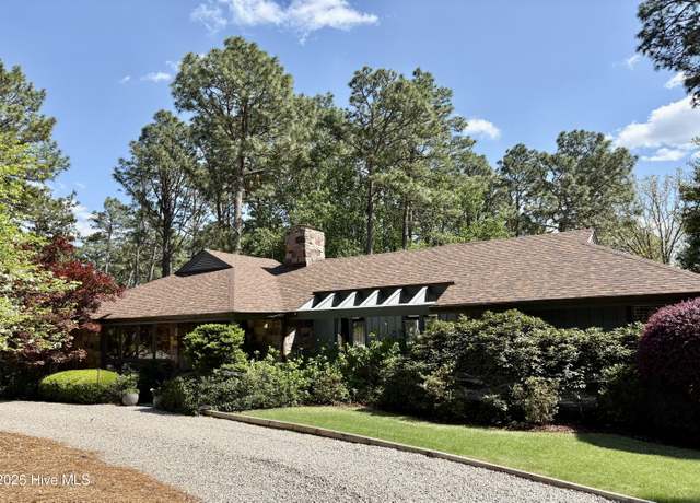 Property at 207 Bump A Long Ln, Southern Pines, NC 28387, 3 beds, 2.5 baths