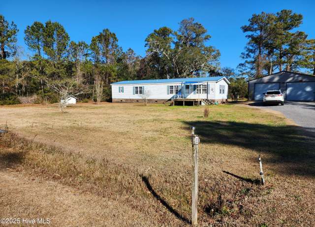 Property at 157 Styron Creek Rd, Sea Level, NC 28577, 3 beds, 2 baths