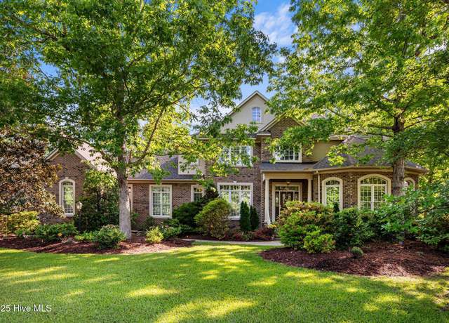 Property at 212 Appomattox Ln, Chocowinity, NC 27817, 4 beds, 5 baths