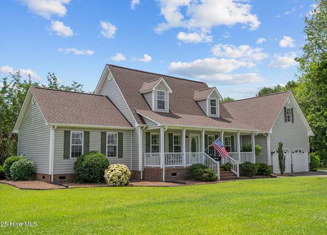 Property at 715 Willbrook Cir, Sneads Ferry, NC 28460, 3 beds, 2.5 baths