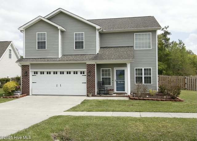 Property at 224 Emerald Ridge Rd, Jacksonville, NC 28546, 4 beds, 2.5 baths
