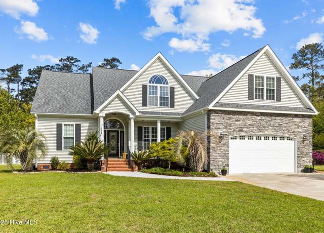 Property at 1921 Kingfisher Dr, Morehead City, NC 28557, 3 beds, 3 baths