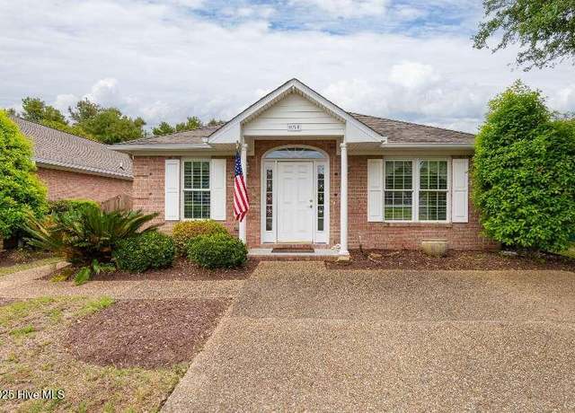 Property at 405 Mansfield Pkwy Unit F, Morehead City, NC 28557, 2 beds, 2 baths