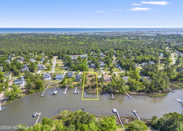 Property at 353 Chadwick Shores Dr, Sneads Ferry, NC 28460
