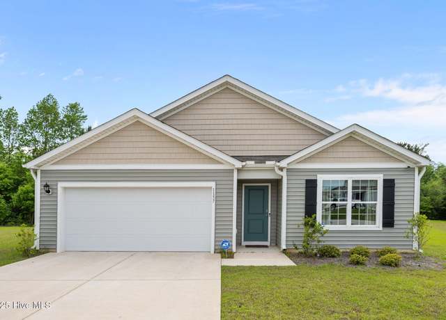 Property at 1157 Carteret Manor Dr, Jacksonville, NC 28546, 4 beds, 2 baths