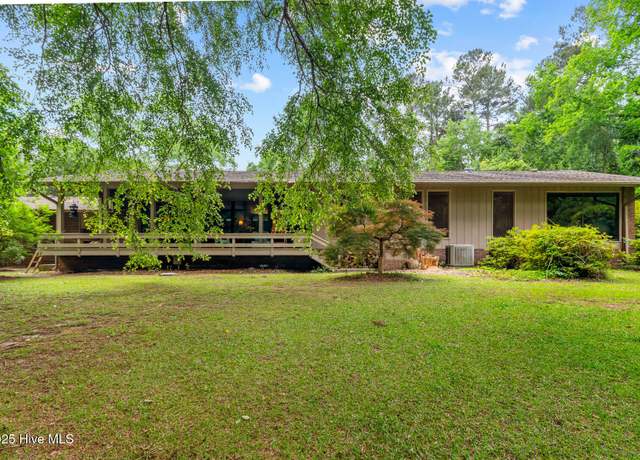 Property at 147 Mcmillan Ave, Wallace, NC 28466, 4 beds, 3 baths