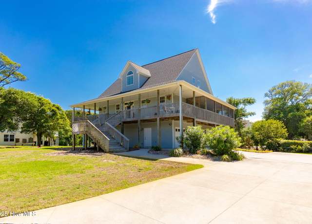 Property at 111 Sandpiper Ln, Indian Beach, NC 28512, 4 beds, 2.5 baths