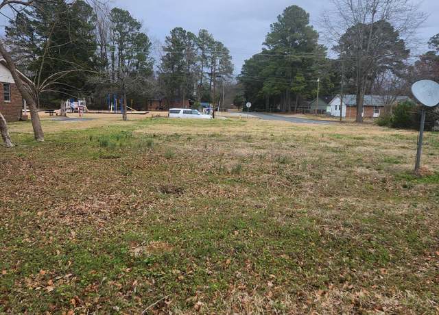 Property at 630 Ferrell St, Clinton, NC 28328