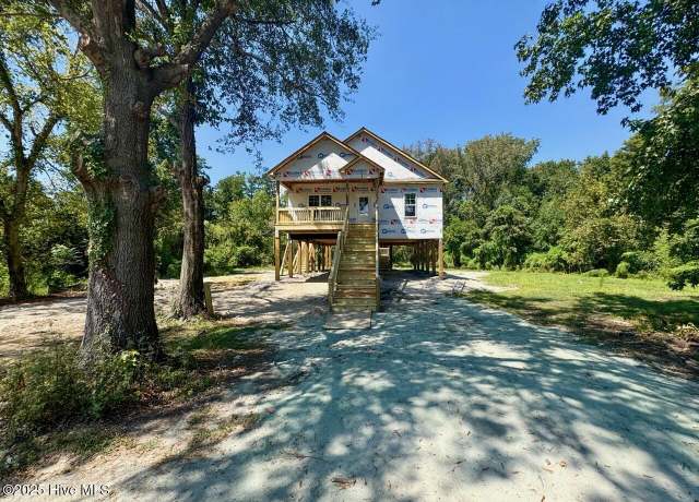 Property at 404 Daniels St, New Bern, NC 28560, 2 beds, 2 baths