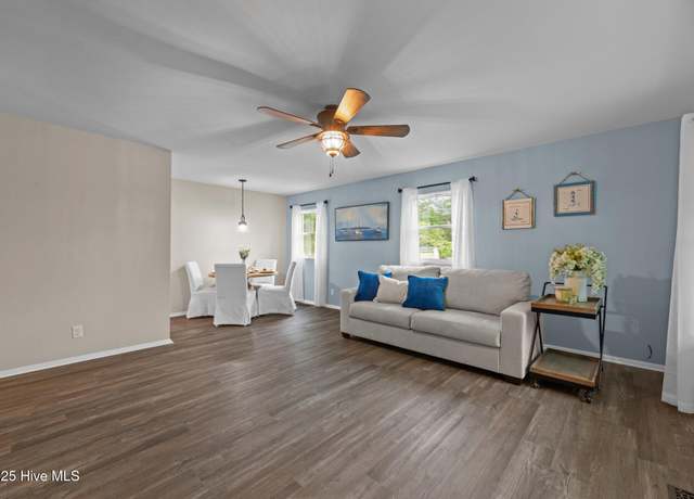 Property at 210 Glenburnie Dr, New Bern, NC 28560, 3 beds, 1 bath