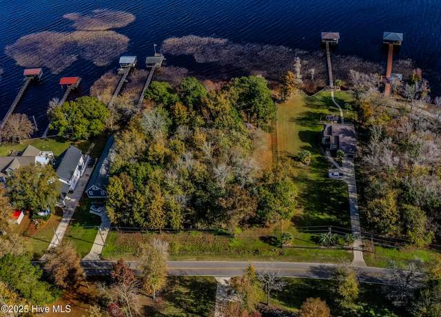 Property at 135-137 Near 3461 Waccamaw Shores Rd S, Lake Waccamaw, NC 28450