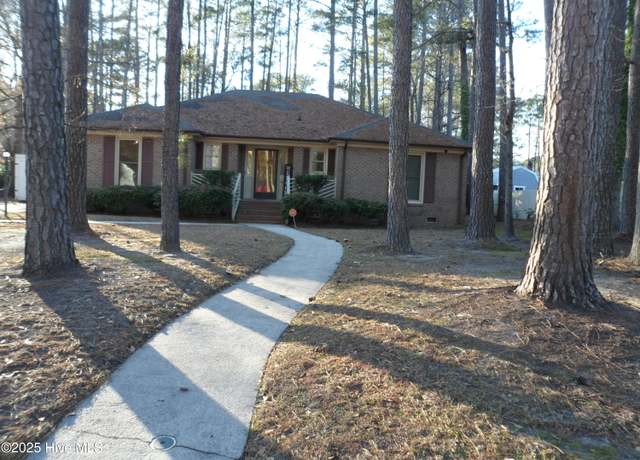 Property at 502 Crestline Blvd, Greenville, NC 27834, 3 beds, 2.5 baths