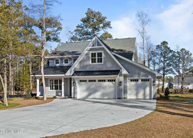 Property at 112 Indian Trl, Beaufort, NC 28516, 3 beds, 2.5 baths