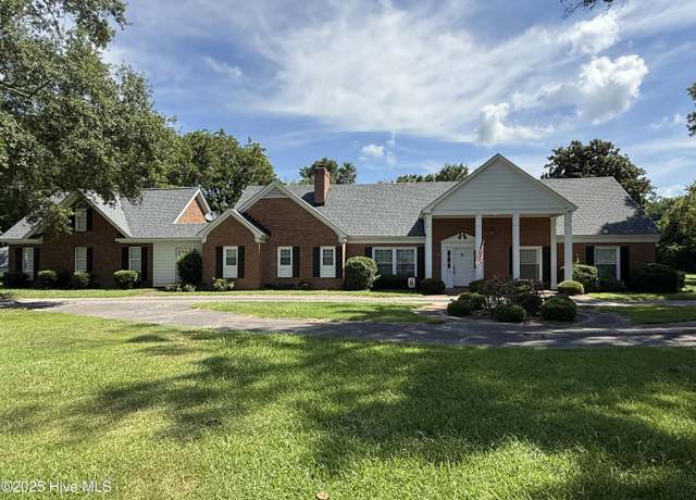 Property at 5637 Bridgersville Rd, Elm City, NC 27822, 5 beds, 4 baths