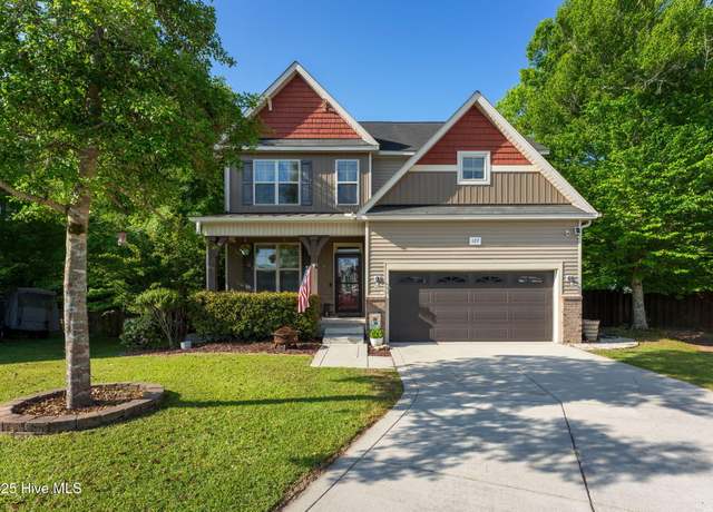 Property at 127 Katrina St, Sneads Ferry, NC 28460, 4 beds, 2.5 baths