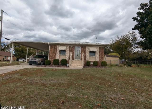 Property at 301 Perkins St, Greenville, NC 27834, 3 beds, 1 bath