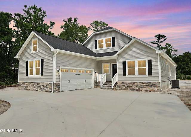 Property at 235 Weathersbee Dr, Hampstead, NC 28443, 3 beds, 2 baths
