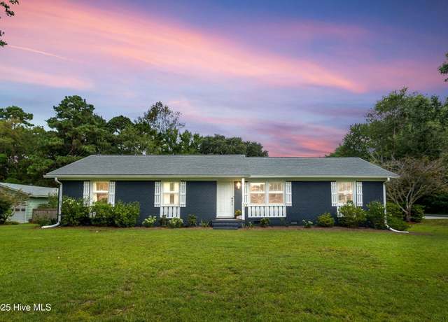Property at 302 Mohican Trl, Wilmington, NC 28409, 3 beds, 1.5 baths