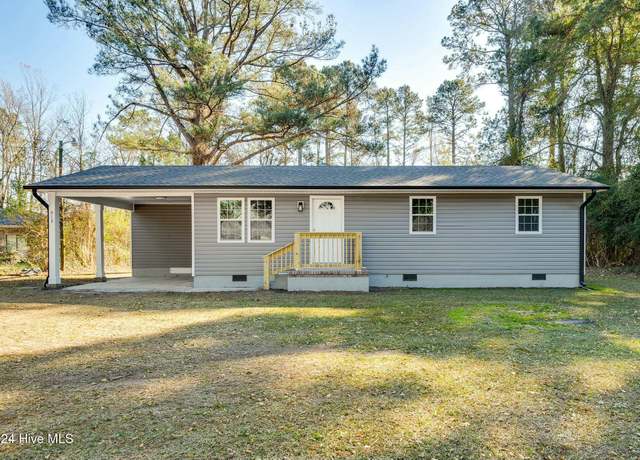 Property at 413 Log Cabin Rd, Teachey, NC 28464, 3 beds, 2 baths