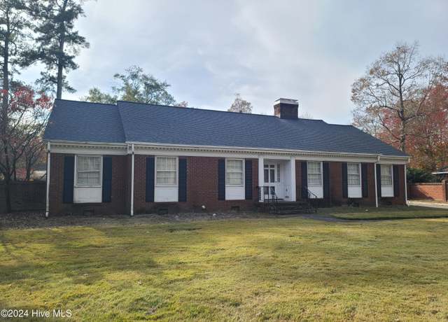 Property at 1904 Sedgefield Dr, Kinston, NC 28504, 4 beds, 2 baths