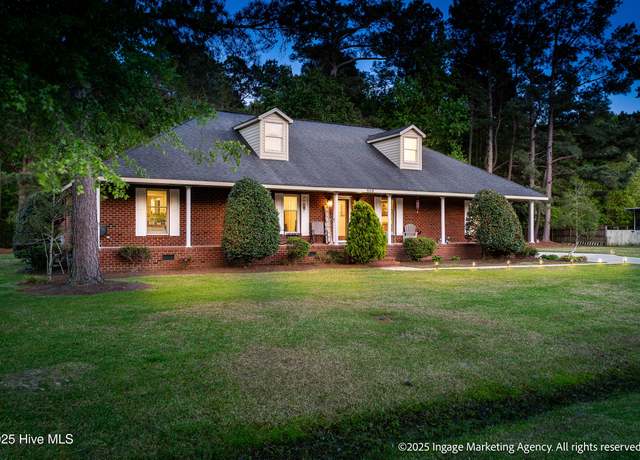 Property at 869 Driftwood Dr, Greenville, NC 27858, 3 beds, 3 baths