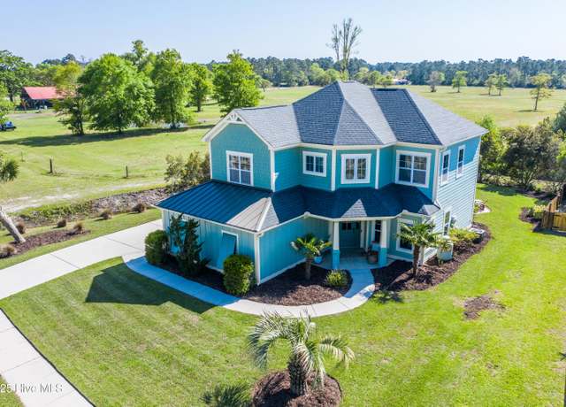 Property at 405 Adelaide Dr, Hampstead, NC 28443, 3 beds, 3.5 baths