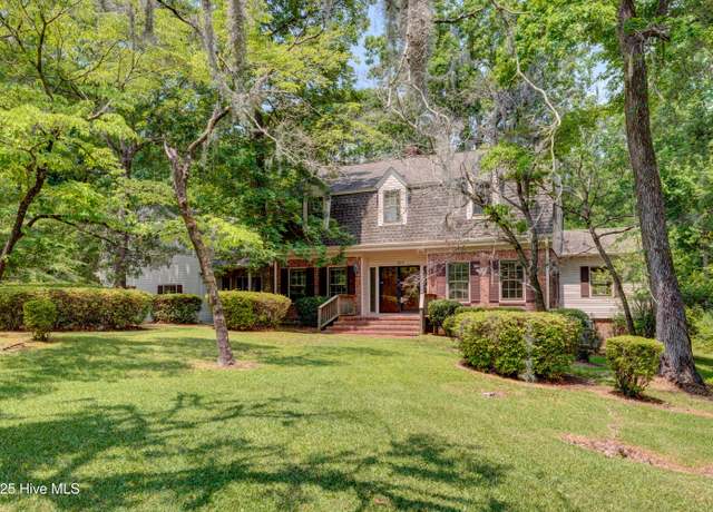 Property at 3843 Echo Farms Blvd, Wilmington, NC 28412, 5 beds, 3 baths