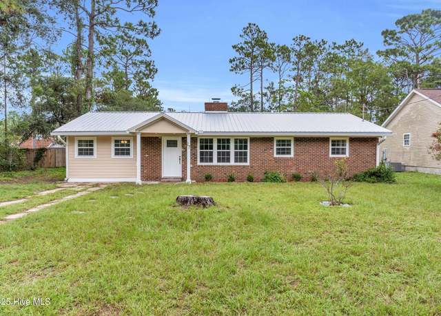 Property at 17 Burton Rd, Southport, NC 28461, 3 beds, 2 baths