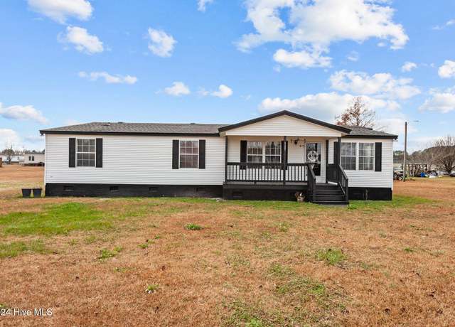 Property at 127 Woodview Ln, Kinston, NC 28501, 4 beds, 2 baths
