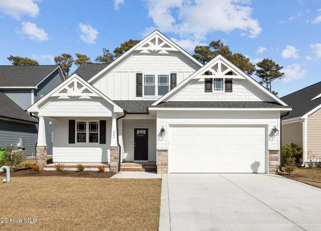 Property at 207 Taylorwood Dr, Beaufort, NC 28516, 3 beds, 2.5 baths