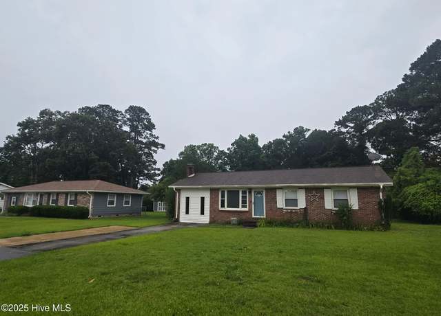Property at 208 Sheffield Rd, Jacksonville, NC 28546, 3 beds, 2 baths