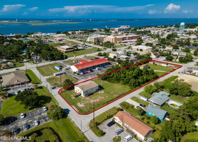 Property at 212 N 35th St, Morehead City, NC 28557