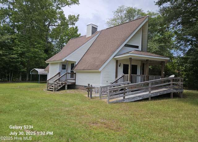 Property at 650 Queens Creek Rd, Hubert, NC 28539, 3 beds, 2 baths