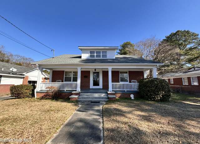 Property at 518 Mckoy St, Clinton, NC 28328, 3 beds, 1.5 baths