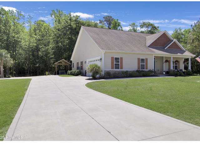 Property at 121 Deepwater Dr, Stella, NC 28582, 3 beds, 2 baths