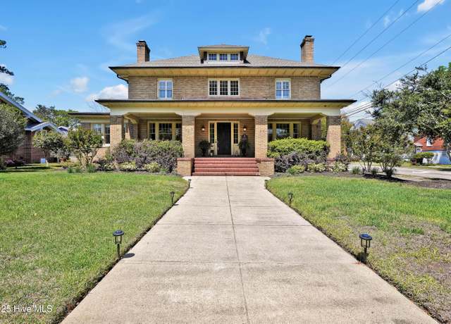 Property at 1519 Princess St, Wilmington, NC 28401, 4 beds, 3.5 baths
