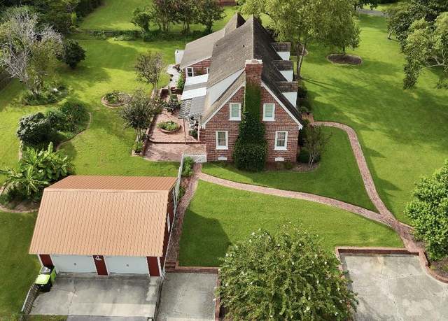 Property at 661 Main Street Ext, Swansboro, NC 28584, 3 beds, 3.5 baths