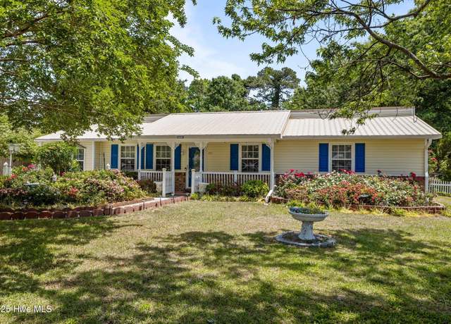 Property at 107 Palmetta Dr, Newport, NC 28570, 3 beds, 2 baths