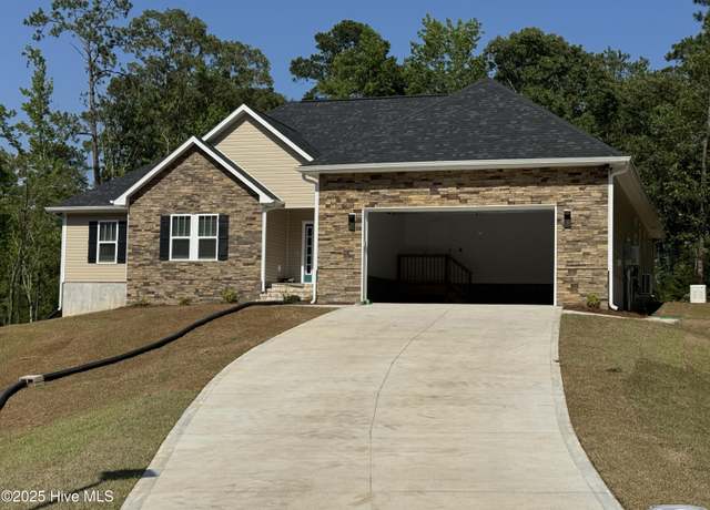 Property at 522 Holland Mill Ln, Stella, NC 28582, 4 beds, 3.5 baths