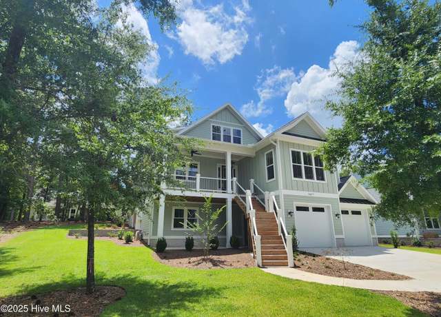 Property at 3617 Barnesmore Dr, Castle Hayne, NC 28429, 4 beds, 4.5 baths