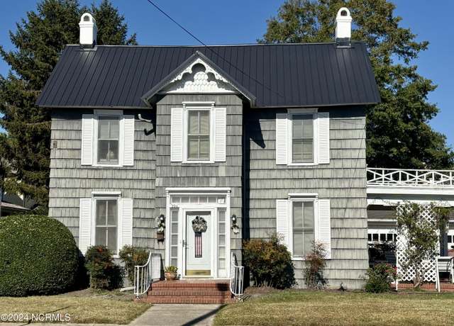 Property at 204 E Church St, Elizabeth City, NC 27909, 3 beds, 2 baths