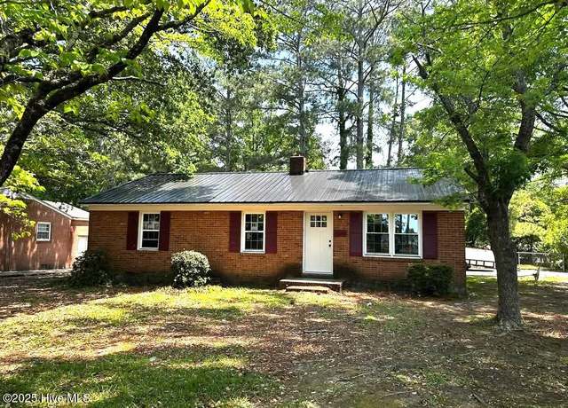 Property at 820 Franklin St, Goldsboro, NC 27530, 3 beds, 2 baths